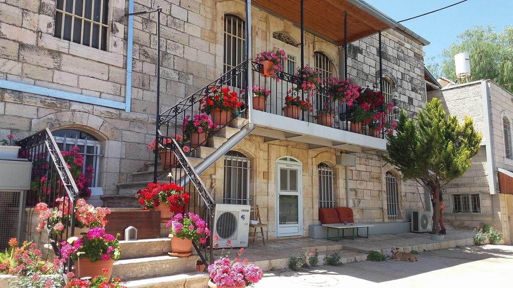 Rosary Sister Guest House Ein Karem Jerusalem Exterior photo